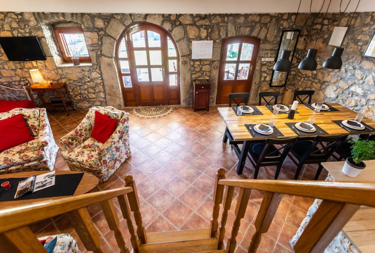 Villa Korina Пинезичи Экстерьер фото