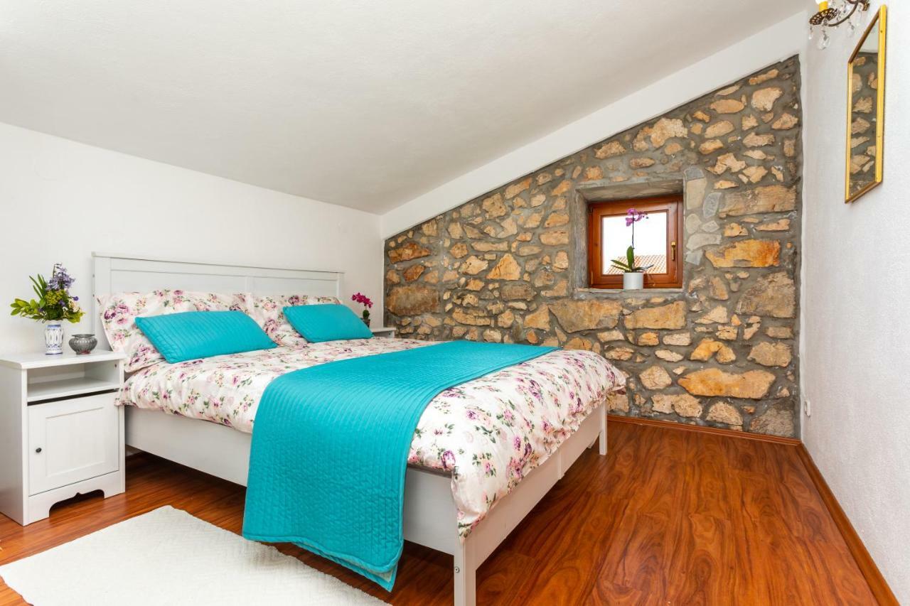 Villa Korina Пинезичи Экстерьер фото